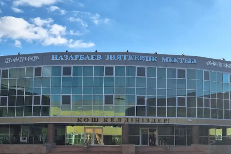 Переписка учителя НИШ со школьницей в Атырау: появились новые заявления