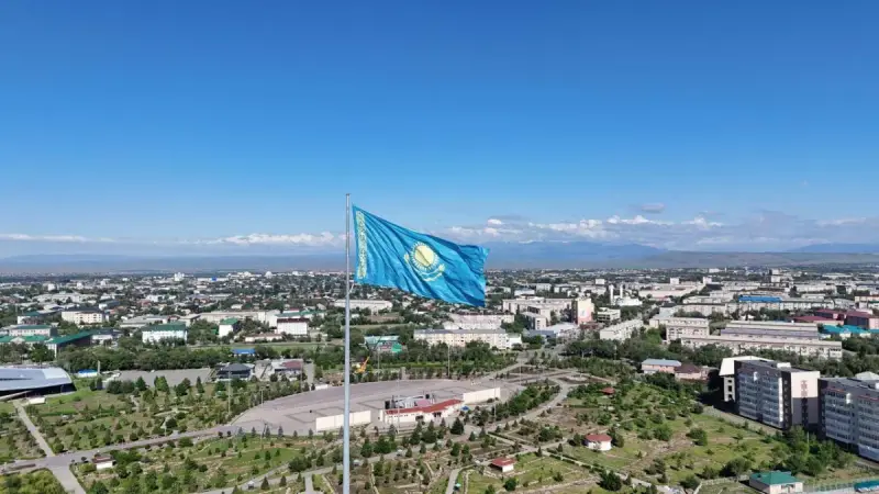 43 флагштока, один Флаг, одно сердце: Жетісу объединил День Республики
