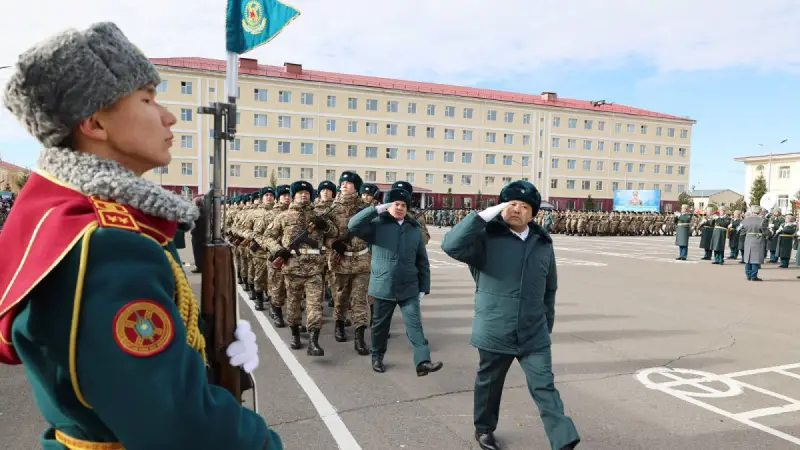 Республика күні қарсаңында Астанада 750-ге жуық ұландық әскери ант қабылдады