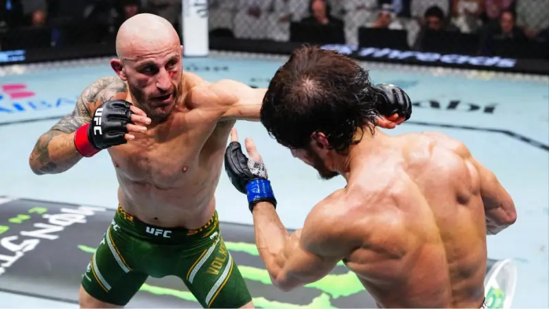 «Им не нужен еще один чемпион из России»: боец PFL сделал заявление о UFC