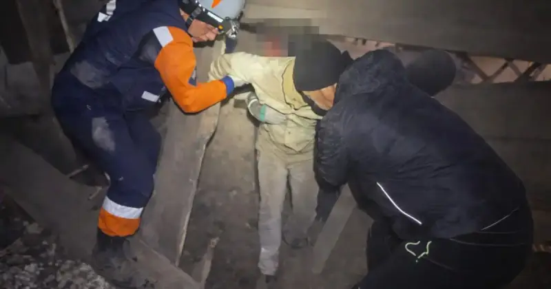  Семейде үйдің төбесі опырылып, ер адам үйінді астында қалып қойды 