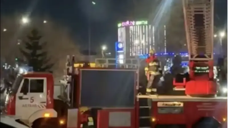 Астанада қонақүйде өрт шығып, 60 адам эвакуацияланды