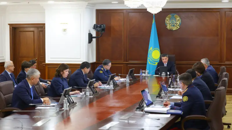 В Казахстане пересмотрят правила продажи и доставки алкоголя: поручение Бектенова