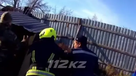Павлодар облысында әжетхана опырылып, әйел ішінде қалып қойған