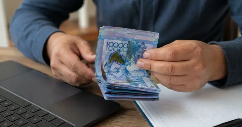 Қазақстанда ең төменгі жалақы 100 мың теңгеге дейін көтеріледі