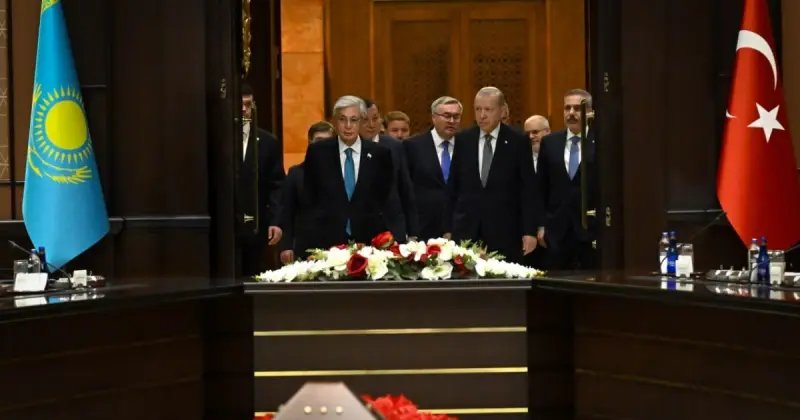   Қазақстан мен Түркия президенттері кеңейтілген құрамда келіссөз жүргізді   