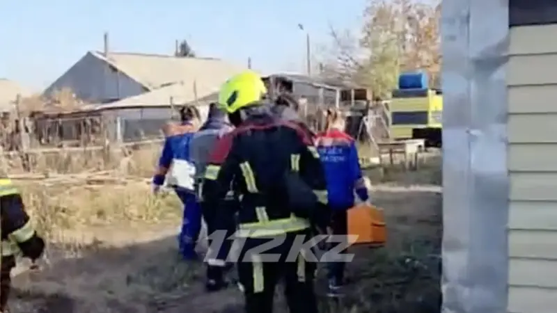 Уличный туалет провалился в землю вместе с женщиной в Мангистау