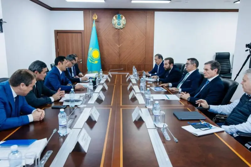 Атырау облысының әкімі Aqualia компаниясымен сумен жабдықтау және су бұру саласындағы ынтымақтастықтың перспективаларын талқылады
