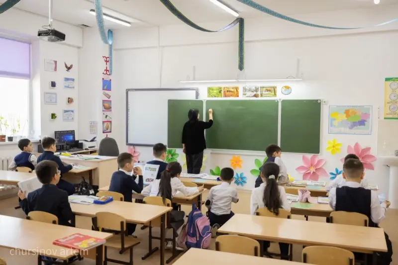 «Легче всего заставить учителя»: Аймагамбетов высказался о проблемах педагогов