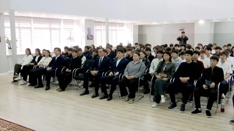 Жастар жолдауда көтерілген мәселелер бойынша пікір алмасты