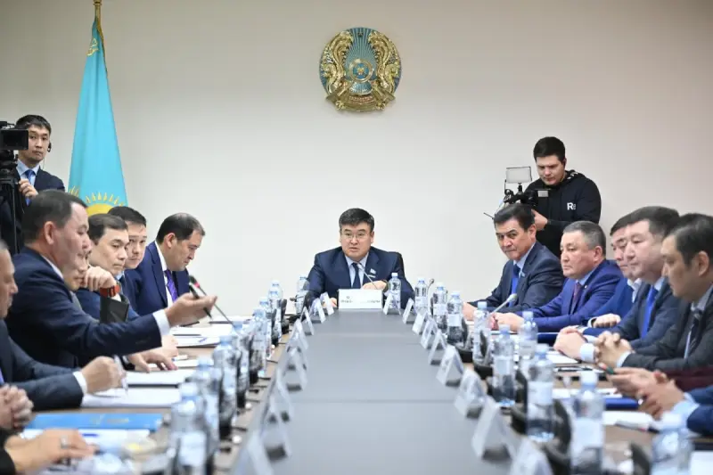 Реализацию приоритетов Послания по инфраструктурному развитию страны обсудили в профильном комитете Курултае