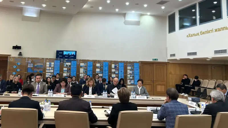 В Казахстане определили приоритеты электорального просвещения молодого поколения