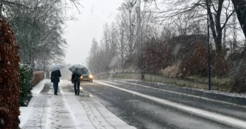  Бірнеше өңірде ескерту жарияланды: Тұман түсіп, қар аралас жаңбыр жауады 