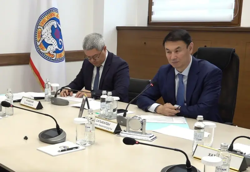 Дархан Сатыбалды провел личный прием жителей Алматы