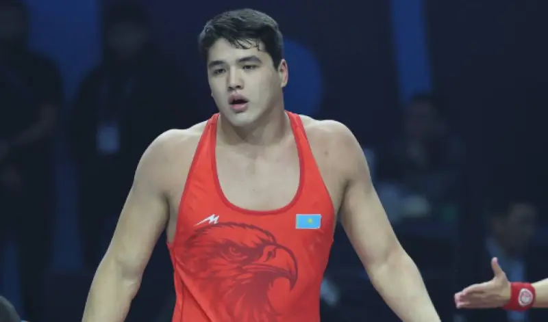 U20 әлем чемпионы Едіге Қасымбек Астанада түрік балуанына есе жіберді