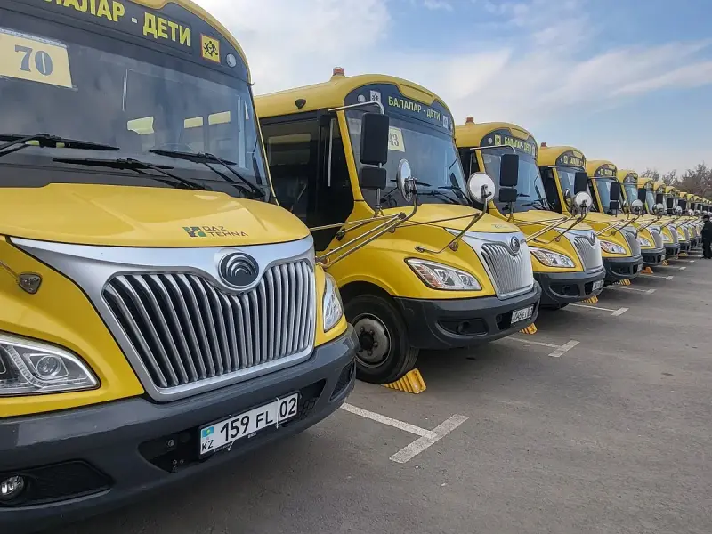 Алматыдағы мектеп автобустары: балалар тасымалы мен олардың қауіпсіздігі қалай ұйымдастырылған