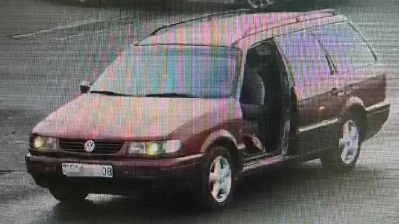 Таразда есігі жоқ Volkswagen көлігін айдаған жүргізуші полицияға ұсталды (ВИДЕО)