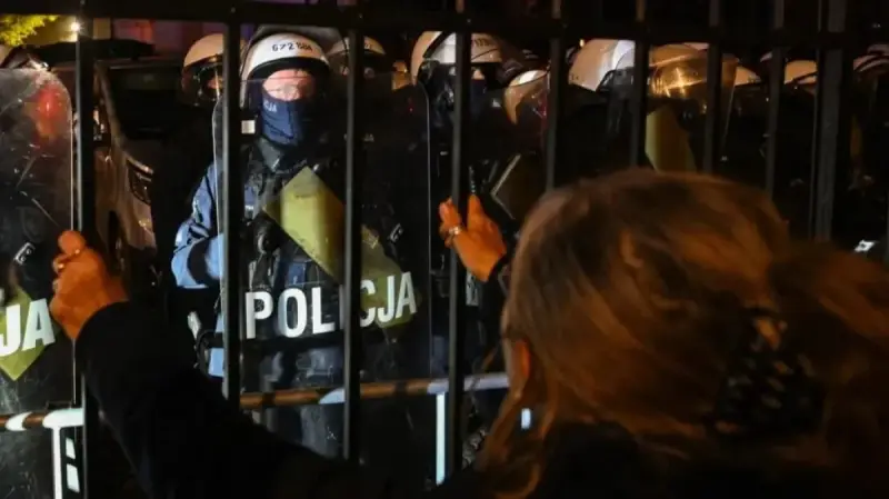 Попытка госпереворота в Польше: полиция задействовала спецназ