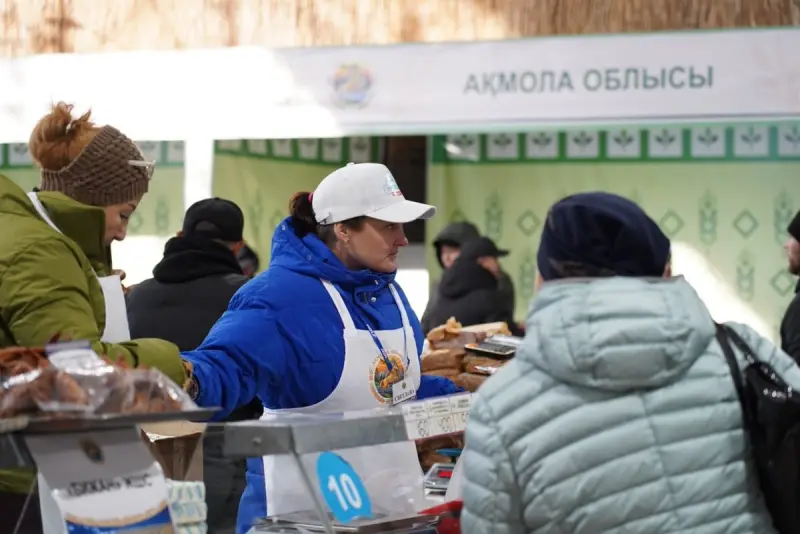 Мың тоннадан астам өнім мен ұлттық нақыш:  Ақмола облысының жәрмеңкесі Астанада қалай өтті?