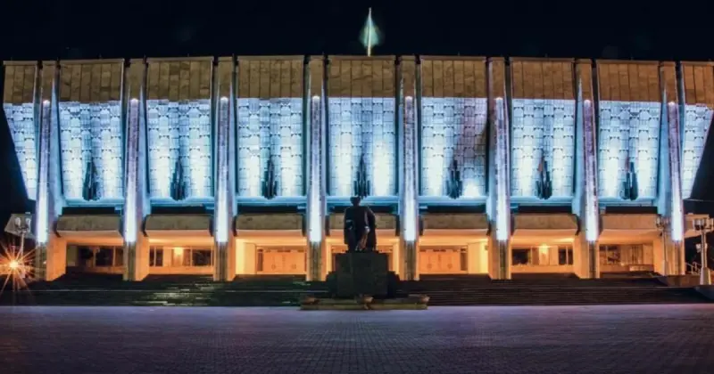 Алматы әкімі Әуезов ауданының тұрғындарымен кездесті