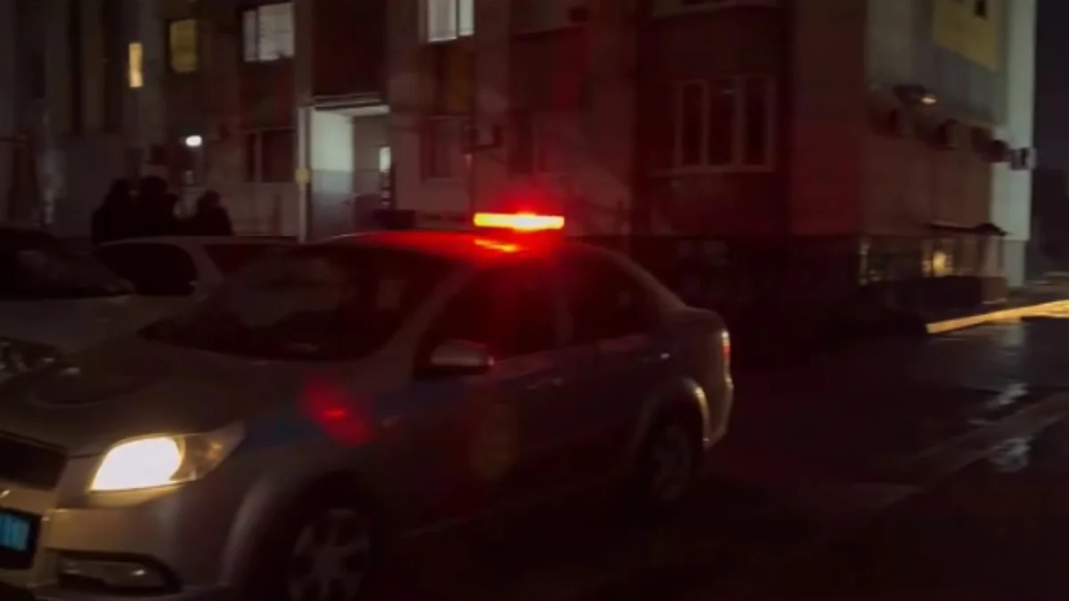 Қуып жүріп, пышақтаған: Шымкентте 21 жастағы бойжеткен көз жұмды