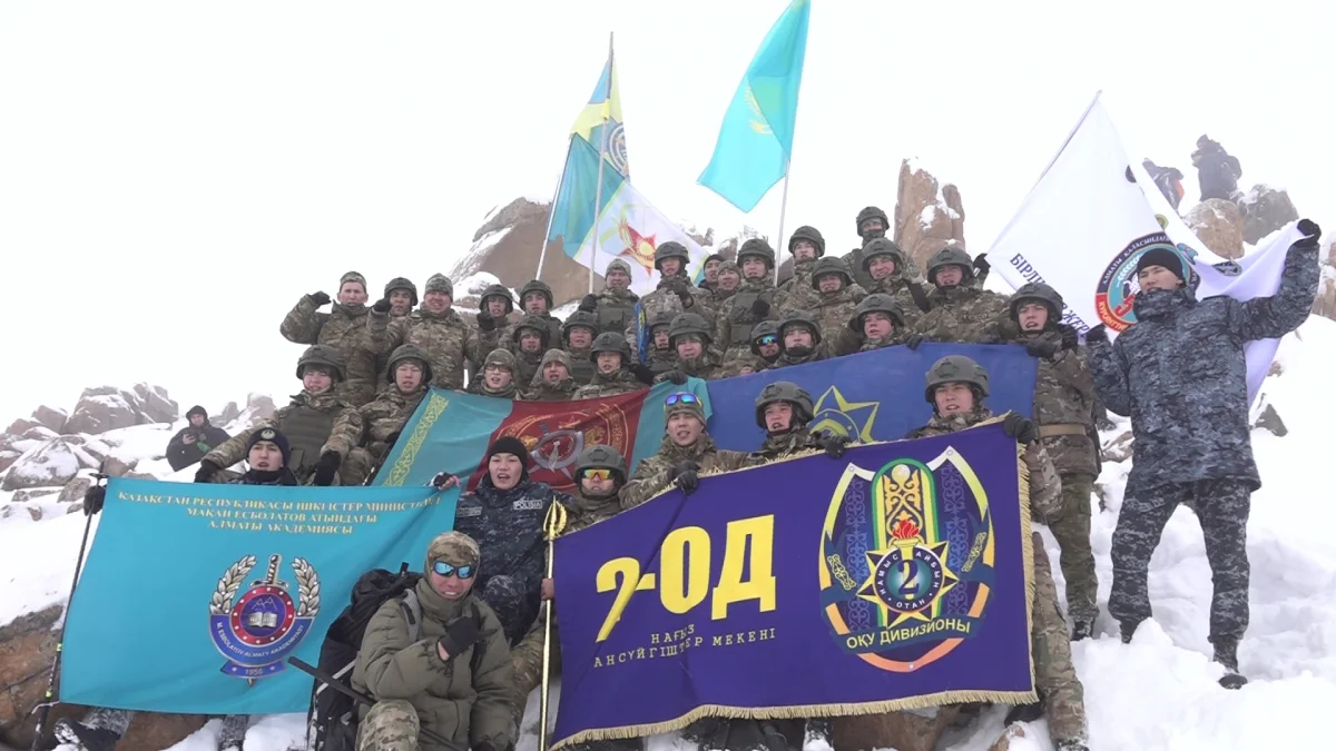 Алматылық курсанттар «Шымбұлақ» шыңын бағындырды