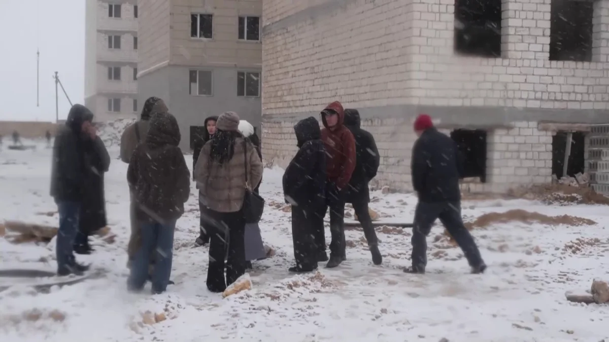 Заңсыз құрылыс: Ақтауда үлескерлер екі жылдан бері баспанаға қол жеткізе алмай келеді