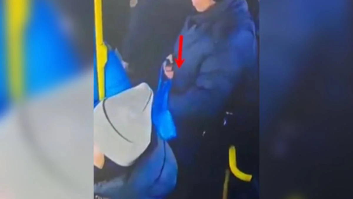 Алматы полициясы автобуста 4,1 млн теңгені ұрлап алған әйелді халат киген қалпында ұстап алды (ВИДЕО)