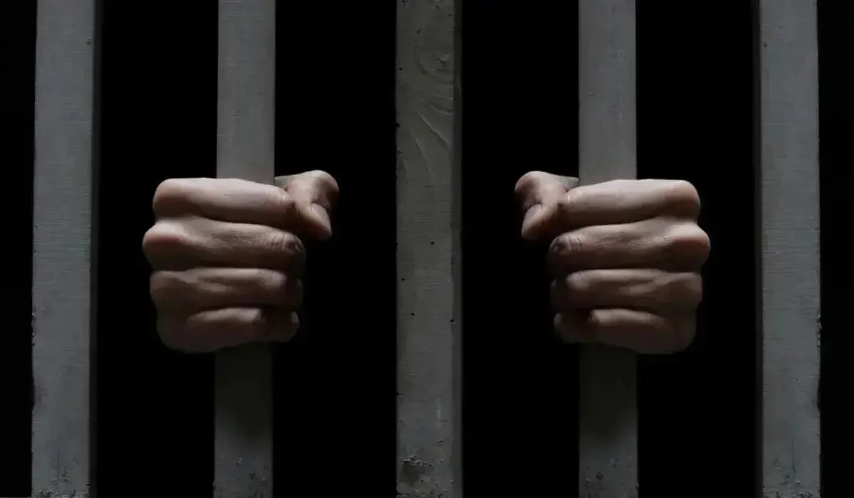 БҚО тұрғыны алты ай заңсыз қамалғанын дәлелдеп, 7,7 млн теңге өндіріп алды