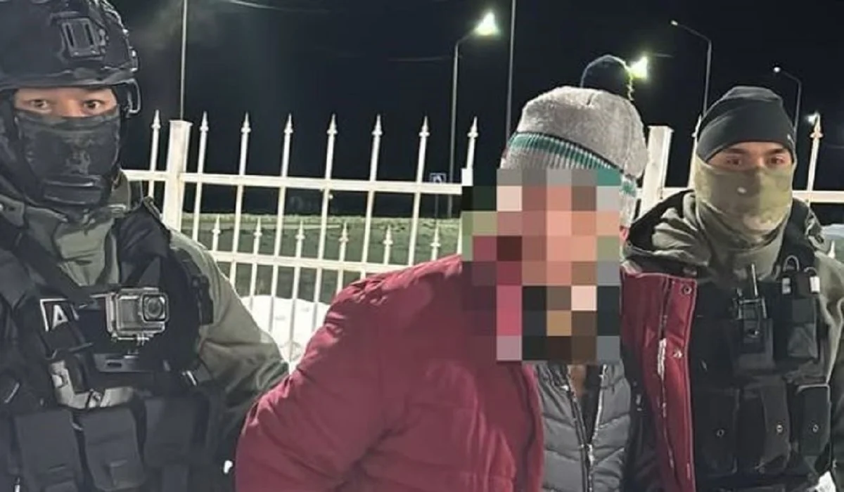 СҚО-да сотталып шыққан жас жігіт есірткі өткізіп жүрген жерінен ұсталды
