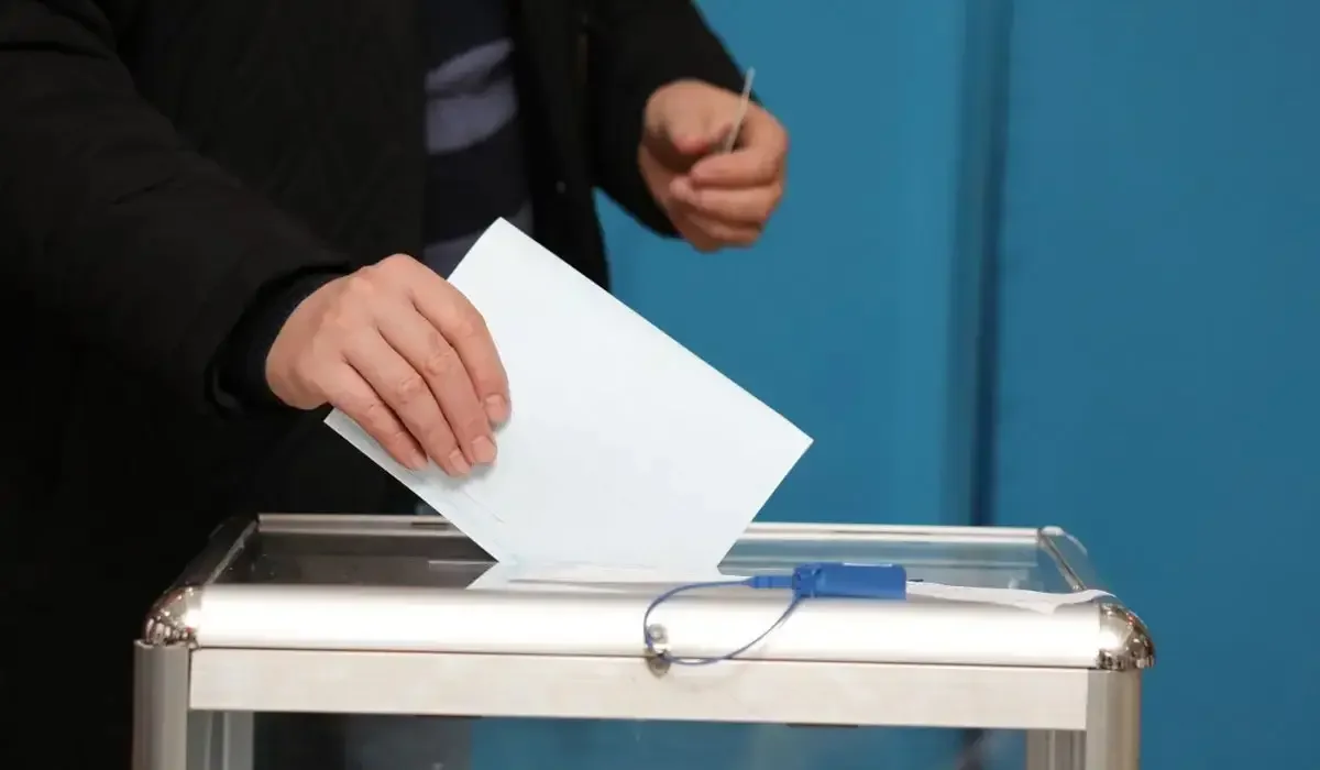 Референдум учаскесіне халық таңнан бастап ағылды – СҚО бақылаушысы