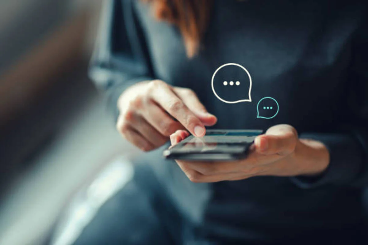 WhatsApp-тағы сөз сотқа жетті: Шымкентте көршілер чатындағы дау 150 мың теңгемен аяқталды