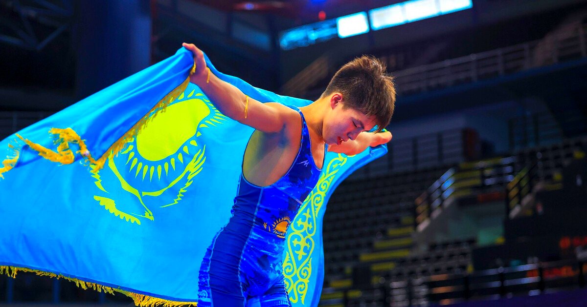Казахстан завоевал первое золото на чемпионате Азии по борьбе