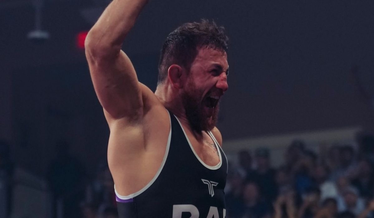 Мераб Двалишвили одержал победу на легендой UFC в борцовском поединке