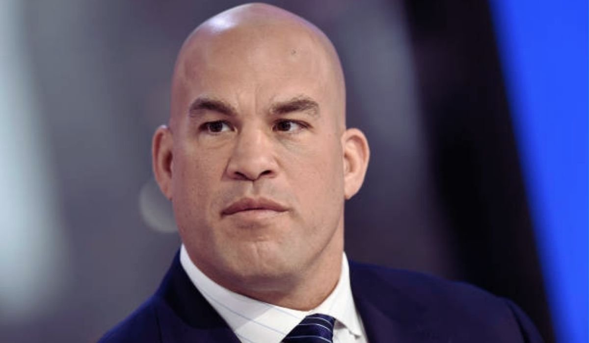 Едва не погиб под водой: легенда UFC пережил страшную аварию