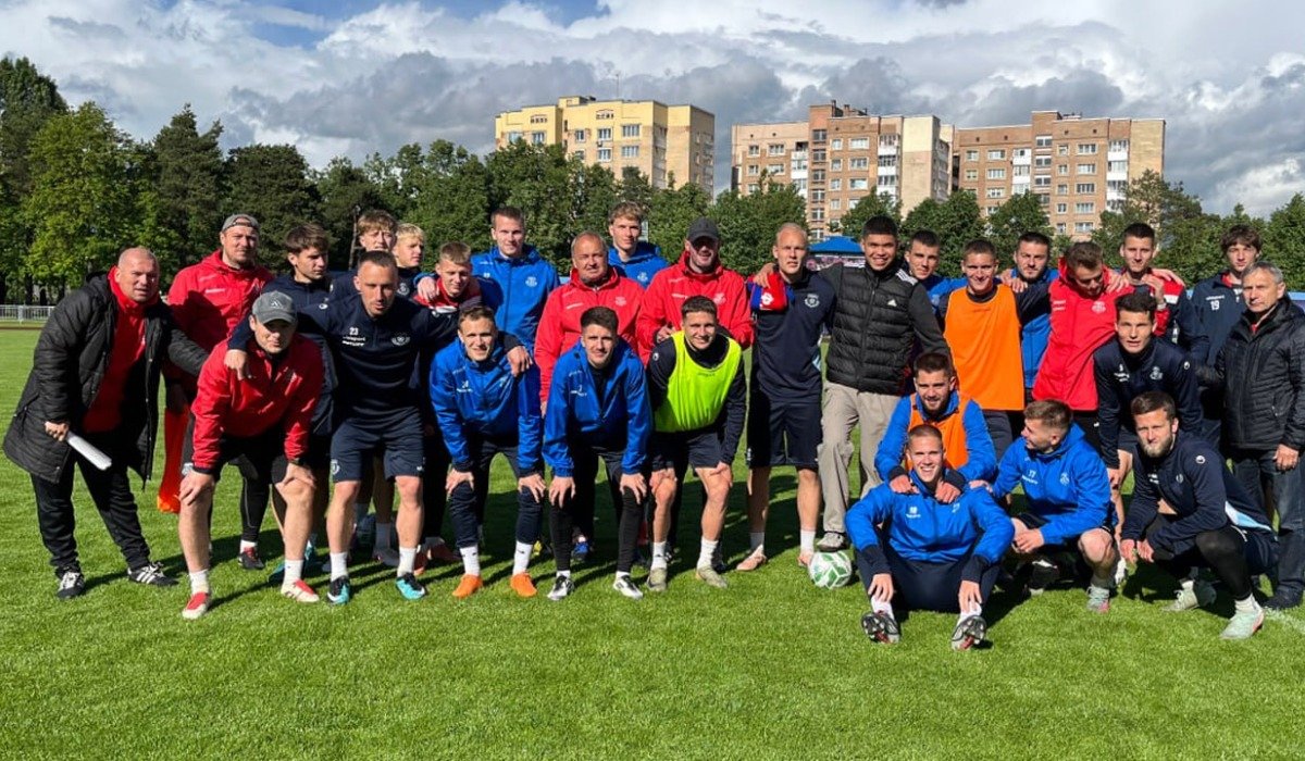 Казахстанский форвард покинул клуб из Беларуси после тяжелой травмы