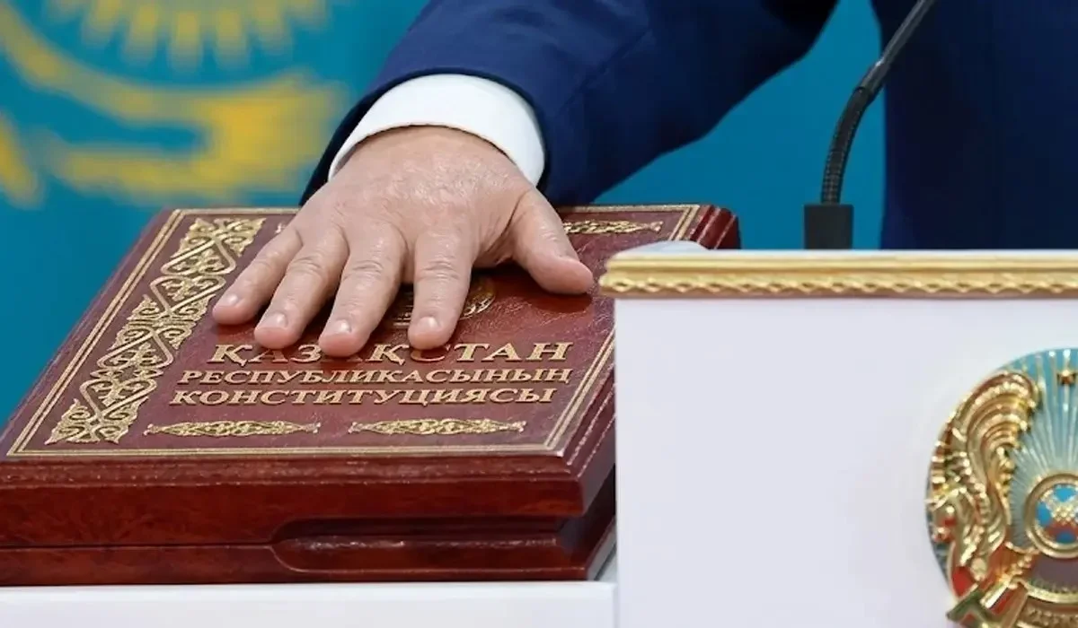 Құрылтайға мемлекеттік тілді білмейтін депутат төраға бола алмайды: президент заңмен белгіледі