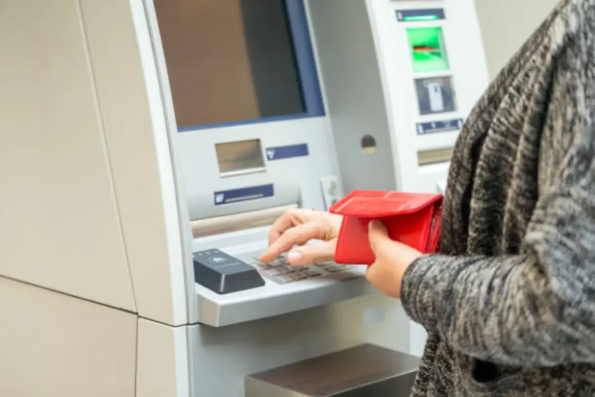 СҚО-да зейнеткер алаяқтарға сеніп, 7 млн теңгесінен айырылды