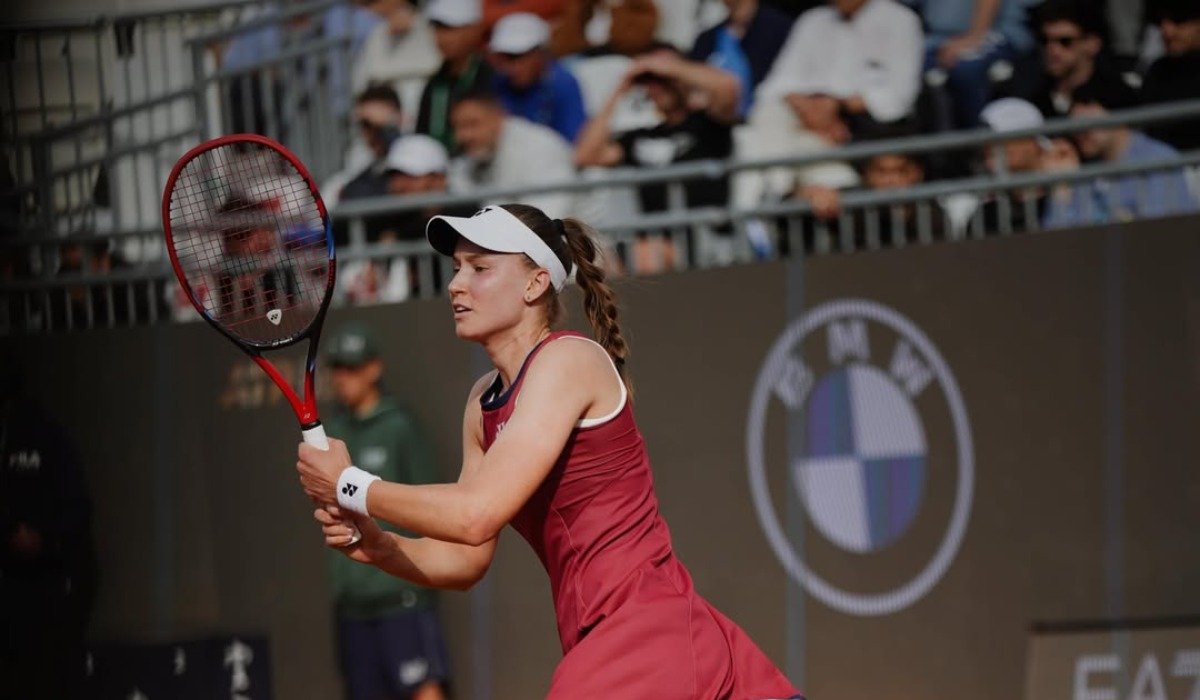 Рыбакина потеряла лидерство в чемпионской гонке WTA