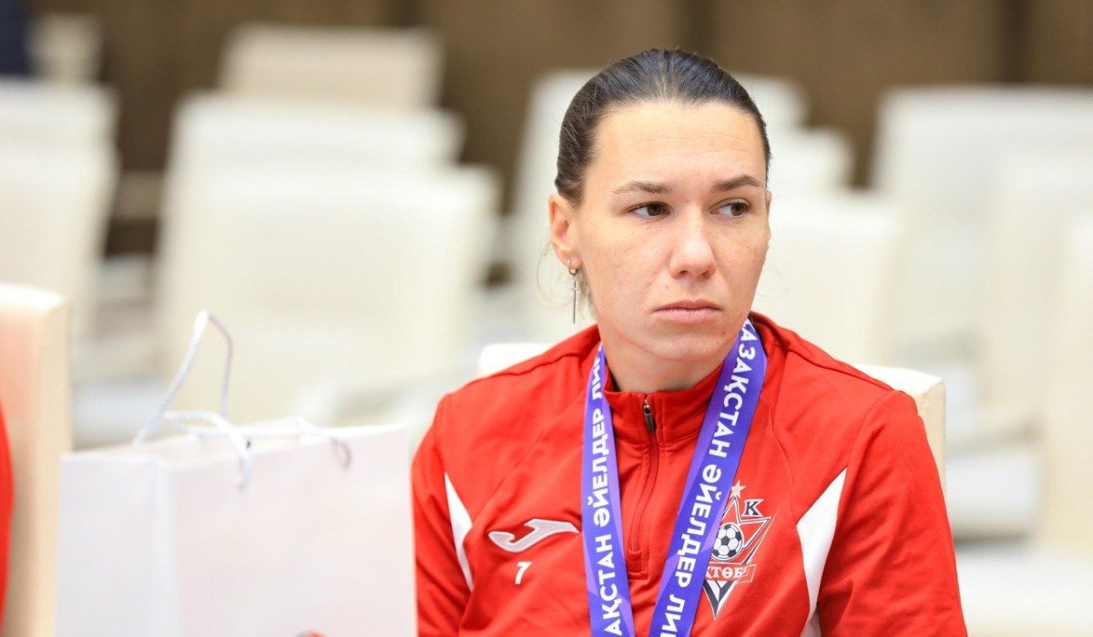 Лучшей футболистке Казахстана не разрешают играть за сборную