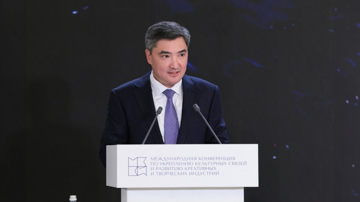 "На конституционном уровне закреплена преемственность тысячелетней истории Великой Степи": Олжас Бектенов на конференции в Санкт-Петербурге
