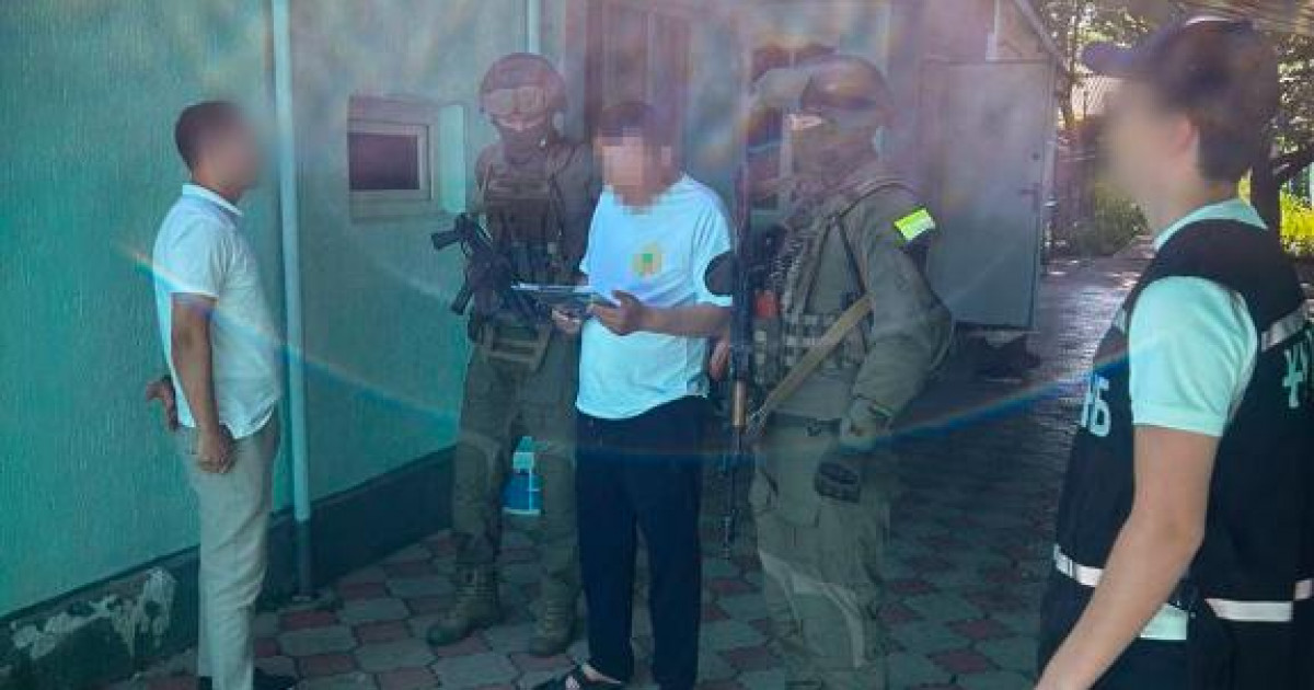   Қылмыстық топ заңсыз делдалдық қызметтер ұйымдастырған   