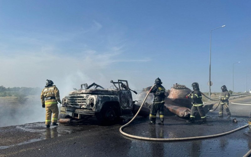 Газовоз сгорел дотла в Астане