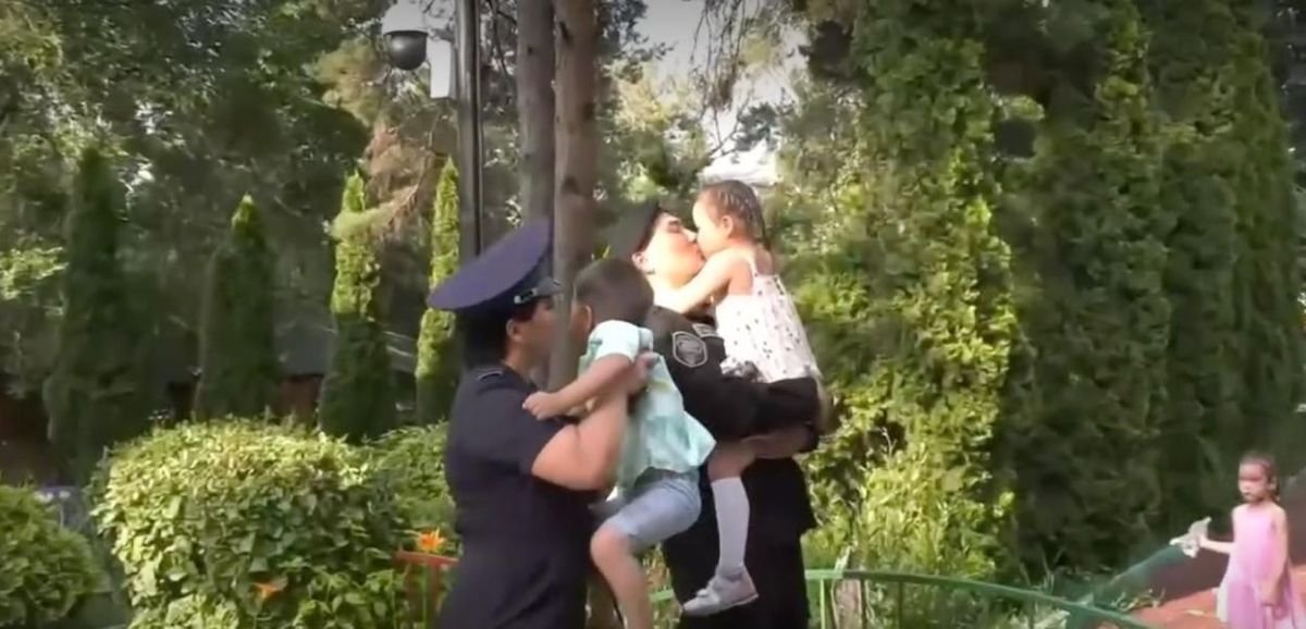 В Алматинской области по подозрению в убийстве полицейского задержаны его жена и сын