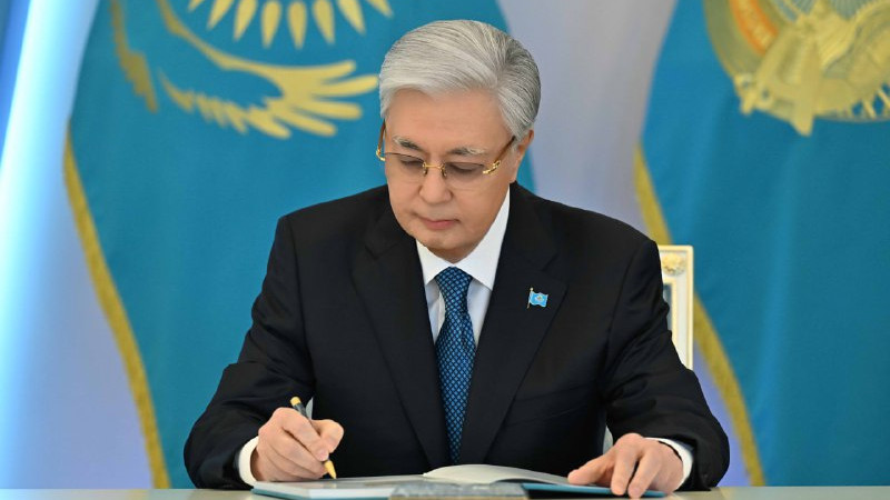 Тоқаев бірден төрт маңызды заңға қол қойды: Қандай өзгерістер күтіп тұр?