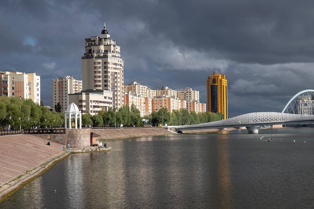 Готовьтесь к непогоде: Казахстан накроют жара +40, грозовые дожди и сильный ветер