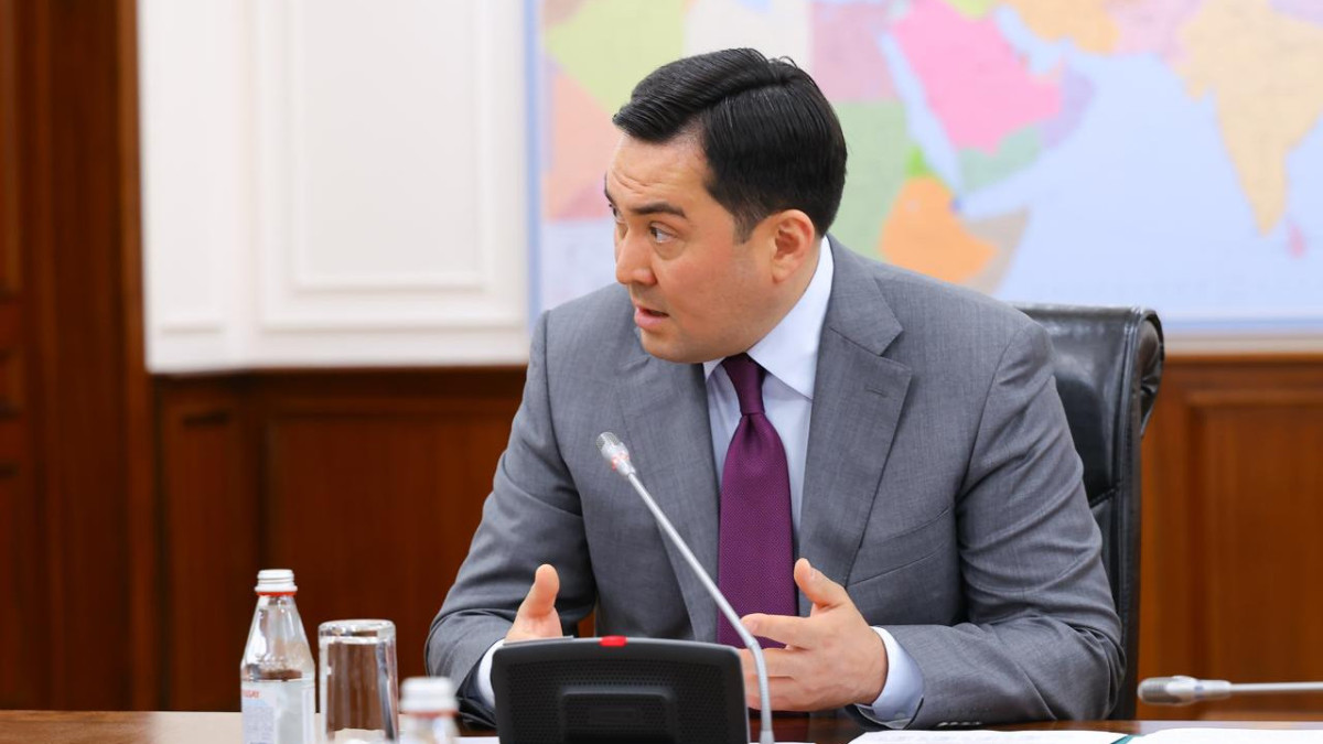 Минэнерго: Россия не обращалась к Казахстану за поставками бензина
