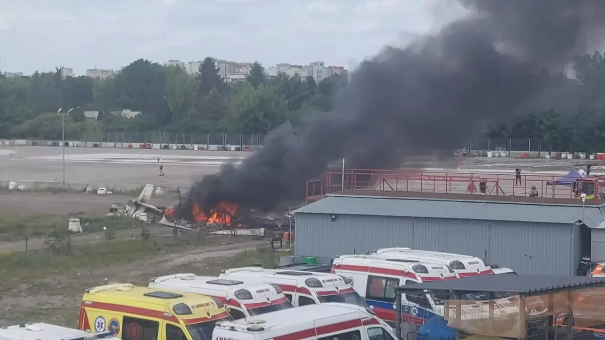 Два человека погибли в Варшаве при крушении небольшого самолета