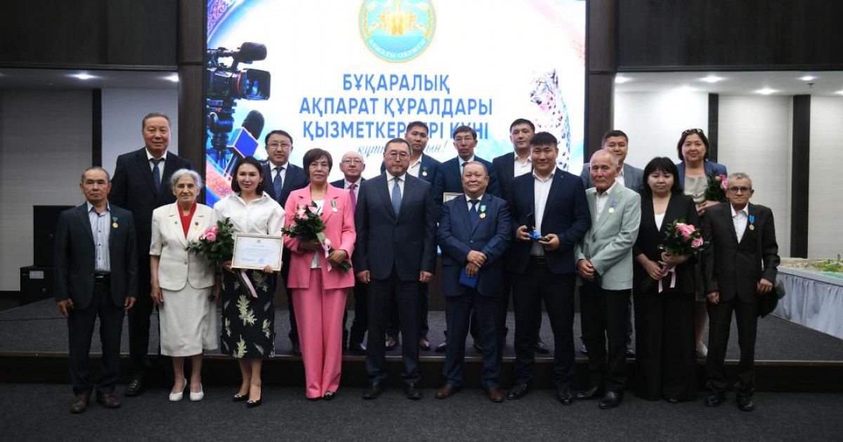   Алматы облысының БАҚ өкілдеріне пәтер кілті табысталды   