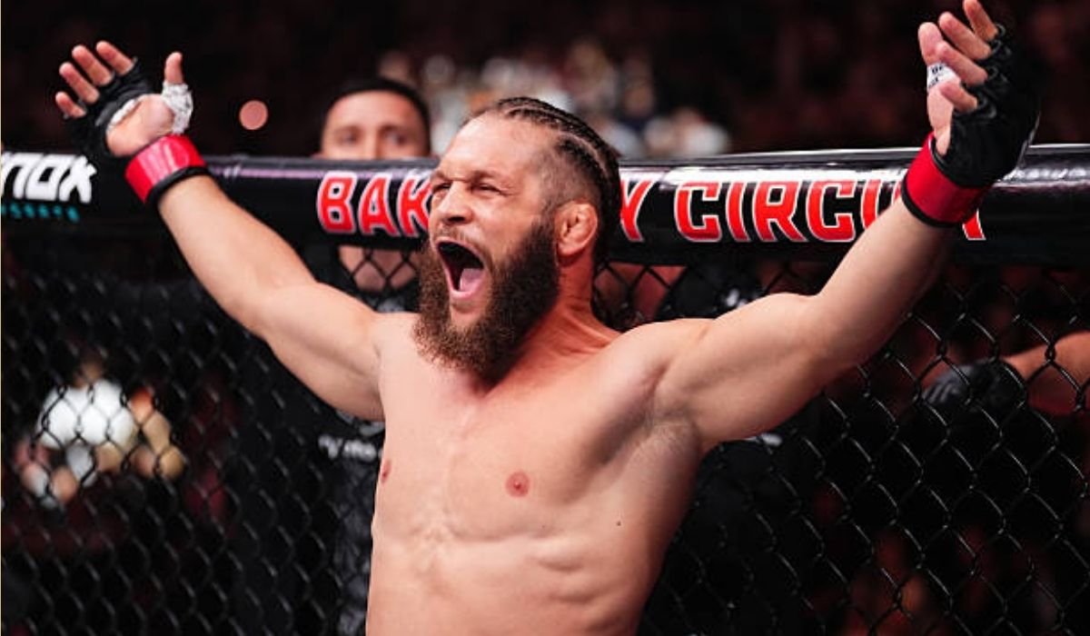Рафаэль Физиев техническим нокаутом победил Торреса в главном бою UFC